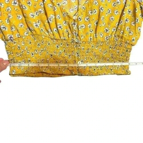 Forever 21 yellow white smocked floral print cropped v neck short sleeve top L - Picture 8 of 8